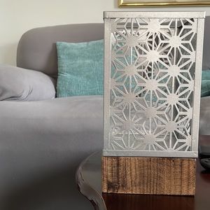 YANKEE CANDLE PILLAR CANDLE HOLDER